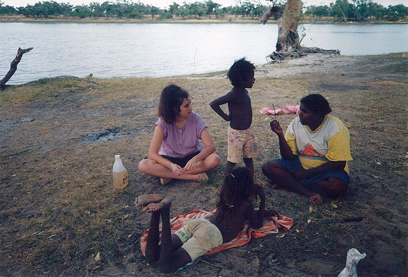  Rachel Nordlinger with Heather Wilson and kids, Elliott NT, 1991
