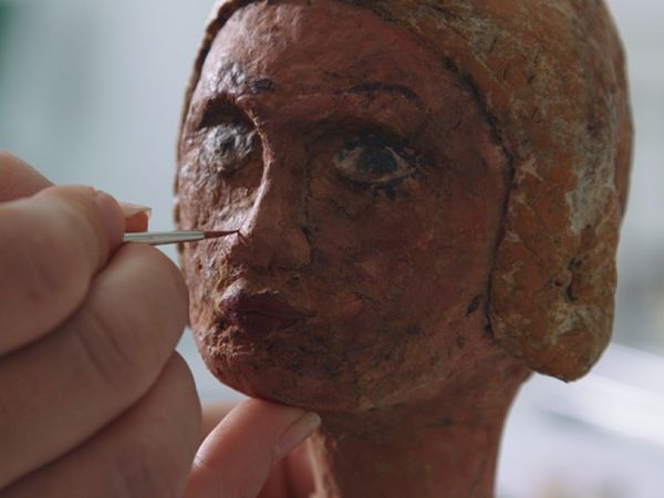 Restoring a sculptural piece