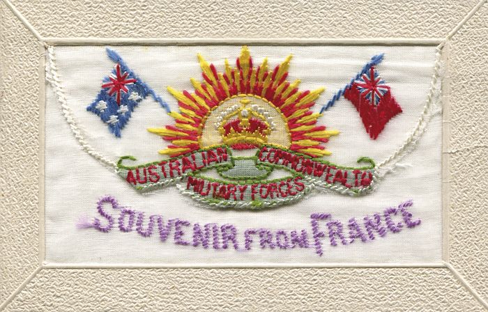 embroidery that says souvenir from france