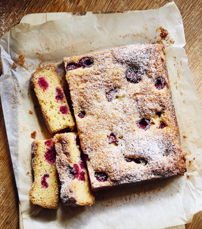Simple butter cake with raspberries. Image by Armelle Habib.